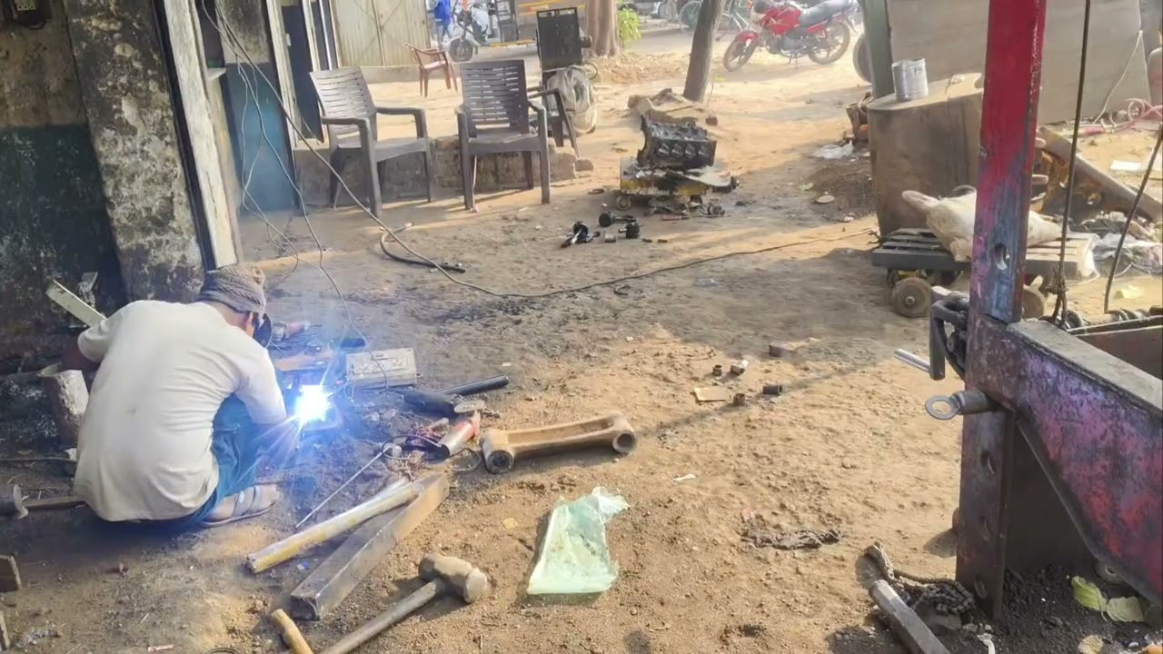 Finishing JCB bucket pin Bush hard working with Tasaowar at Gulam engineering work shop jamui bihar 