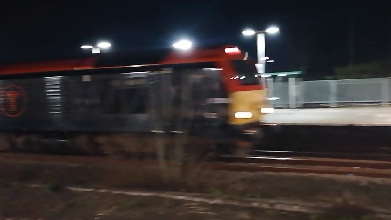 18/02/25 - TfW Class 67 - 67016 & DVT 82227 - Cardiff Central to Holyhead