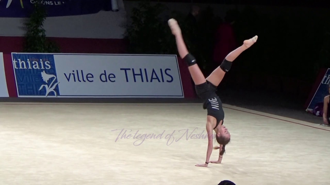 Yulia BRAVIKOVA (RUS) hoop - 2017 Thiais trainings