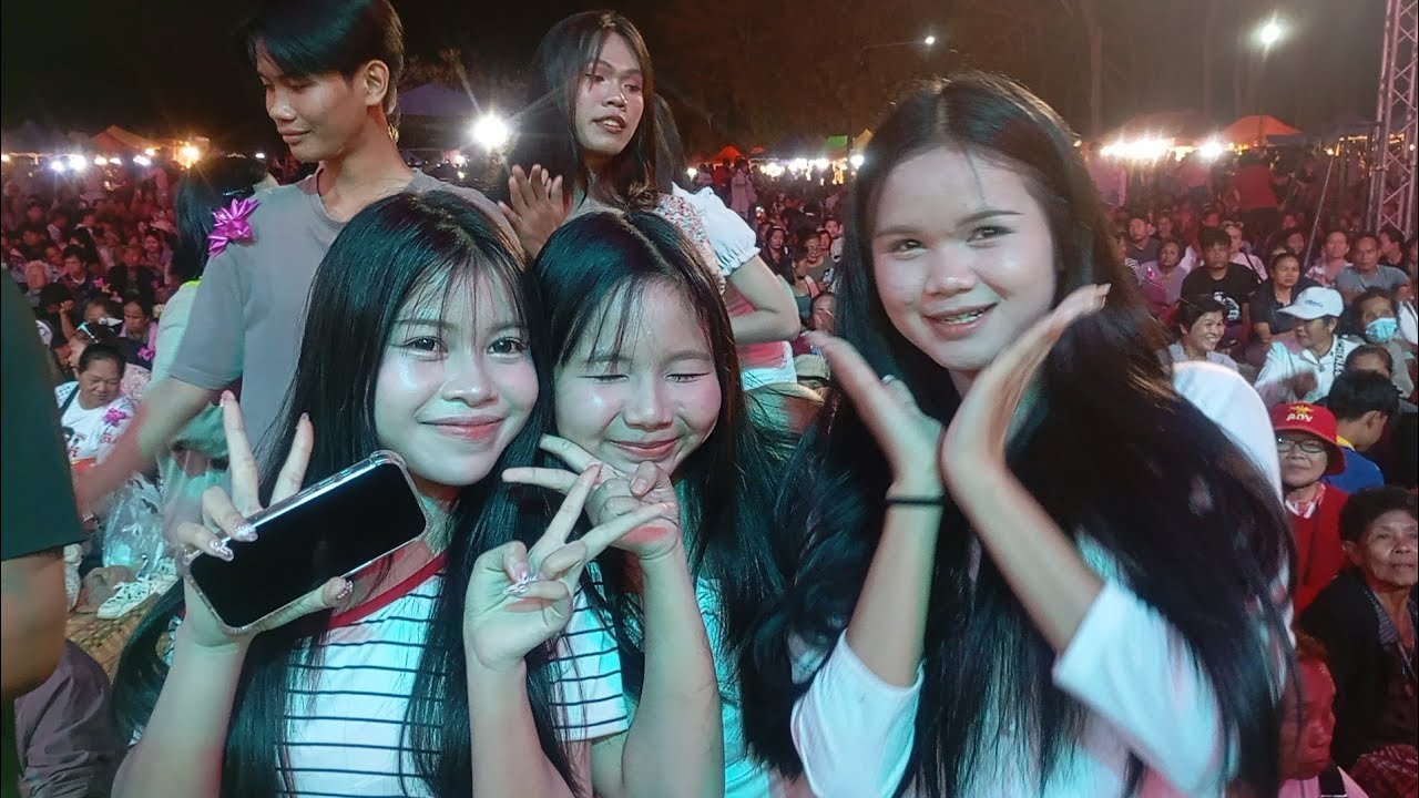 The best traditional folk concert I've ever seen in Thailand part 1
