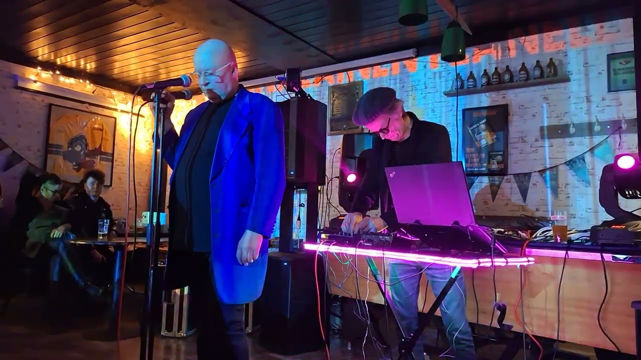 Maanalainen Flanelli - Hylätty Tehdas