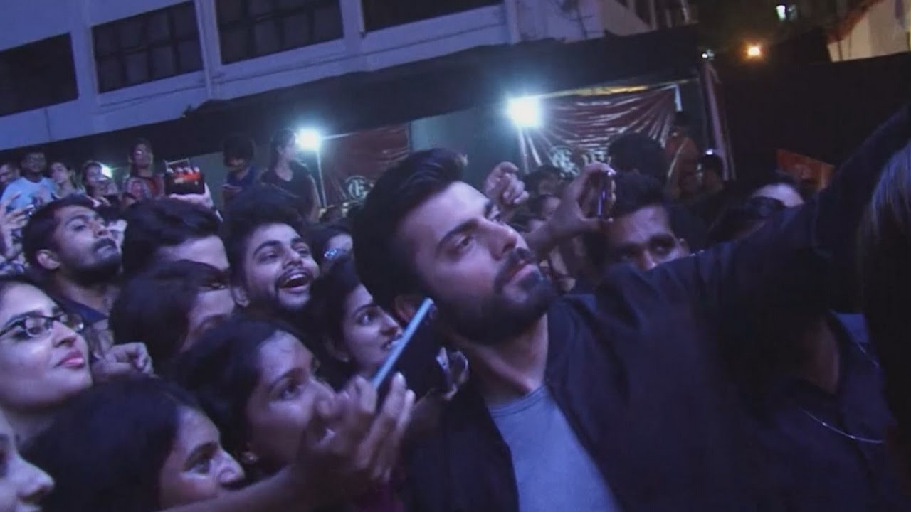 Fawad Khan gets MOBBED by girls | UNSEEN crazy video
