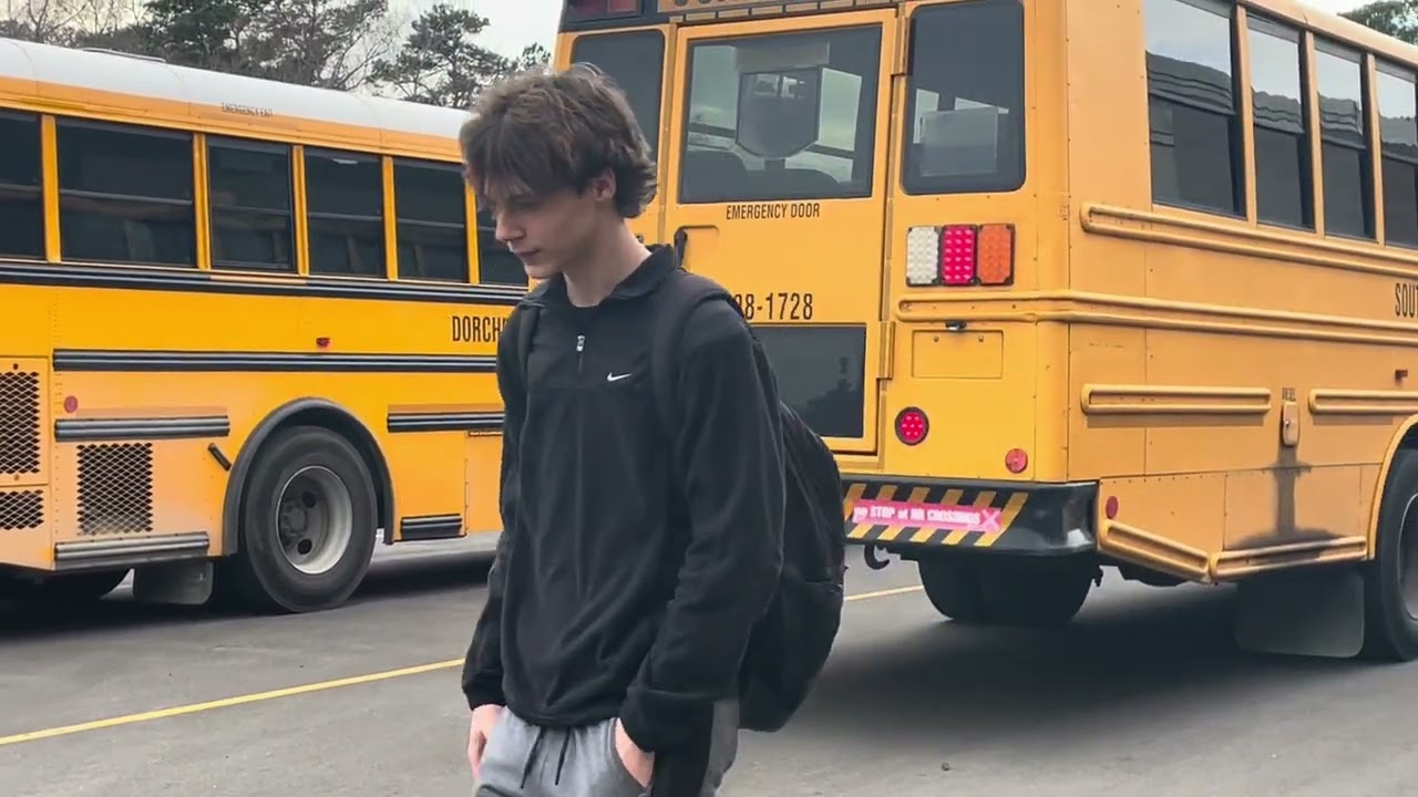 Buses pulling in SHS 