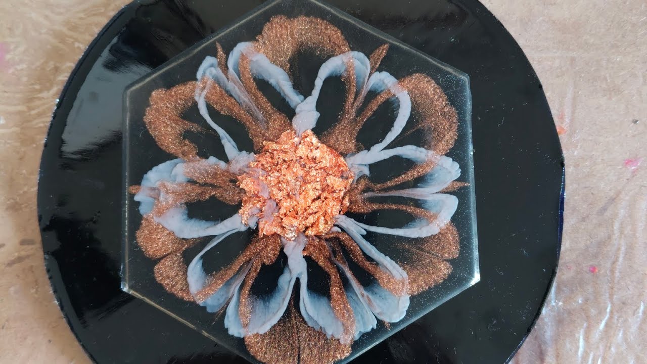 #resinphotoframe #resincrafts #resinart #resin#epoxyresinart #epoxyart#epoxyresin #diy #resinbloom 