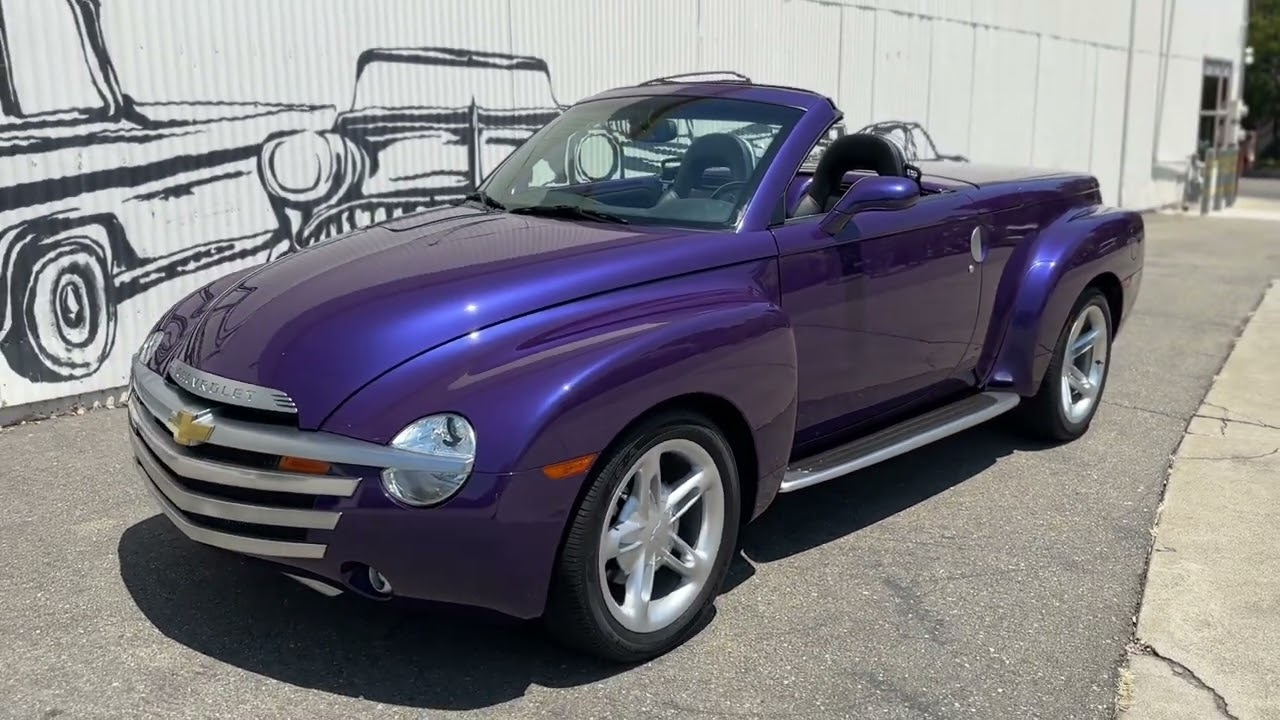 P10744 - 2004 Chevrolet SSR V8 2 Door Convertible
