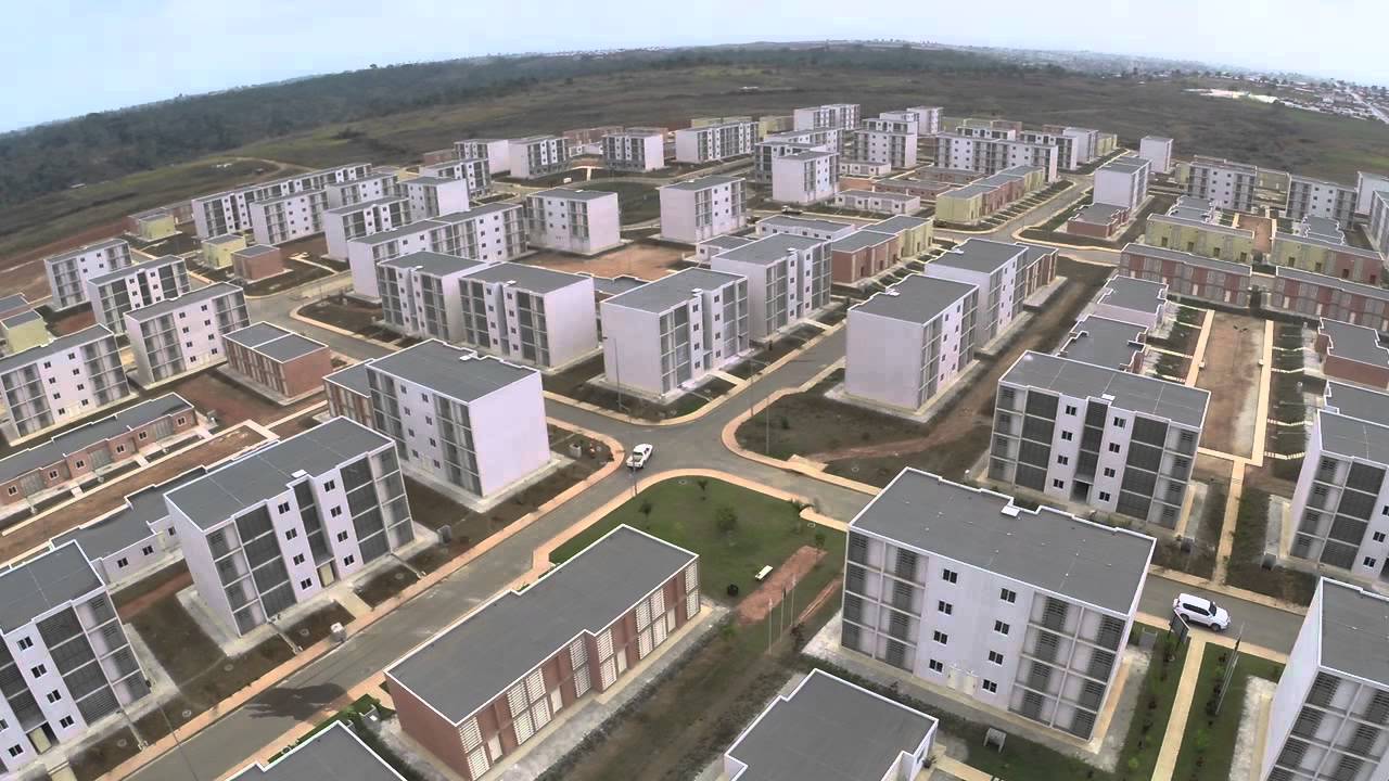Kora Angola -  New Centralities - U&iacute;ge