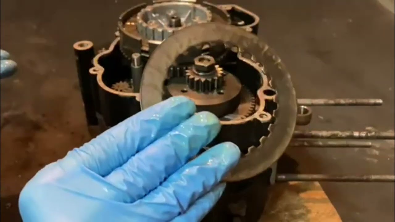 TUTORIAL: montaggio frizione motore g30 Malaguti fifty  (pt.3)