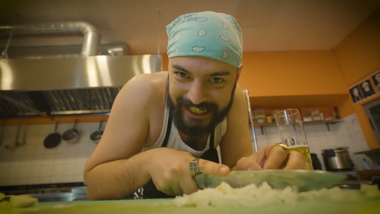 Guantanamo - IUBEȘTE-MĂ, URĂȘTE-MĂ