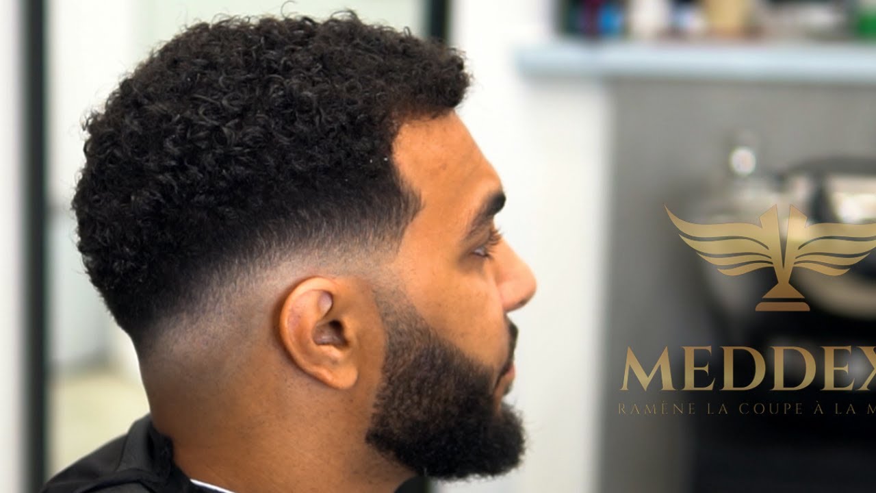 Comment faire un dégradé à blanc sur cheveux bouclés?