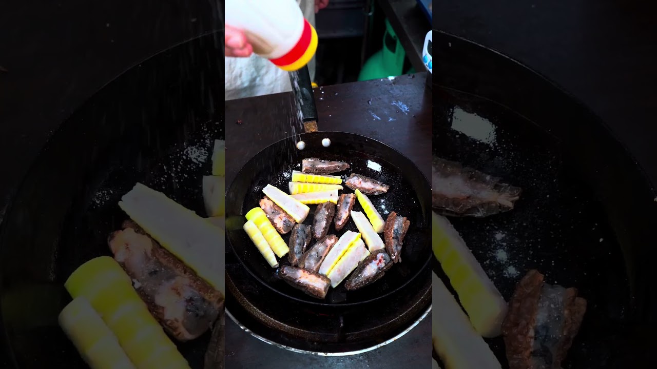 方便面还是外面做的好吃 #羊肚菌泡面 #黑虎虾泡面 #在路边摊感受人间烟火 #noodles #delicious #streetfood #cooking #ramen