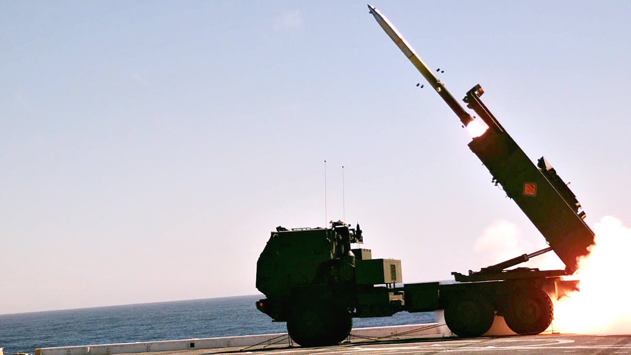 Watch U.S. Marines Launch Rockets From Ship &ndash; M142 HIMARS Live-Fire From Amphibious Transport Dock