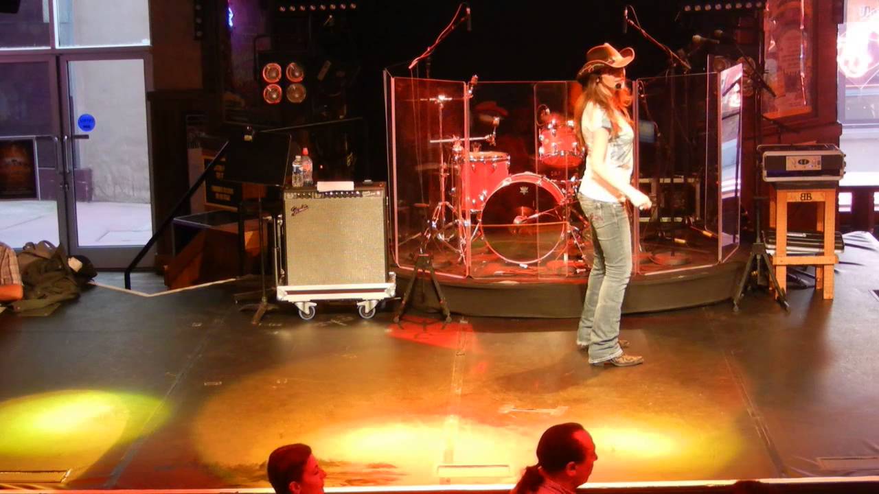 GREATER THAN ME Line Dance (Démo) - Séverine Moulin Billy Bob's