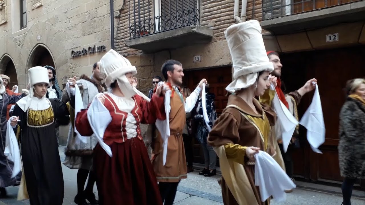 Desfile de fanfarres, danzas y luchas - Viana (Navarra) - Rey de la Faba 2019