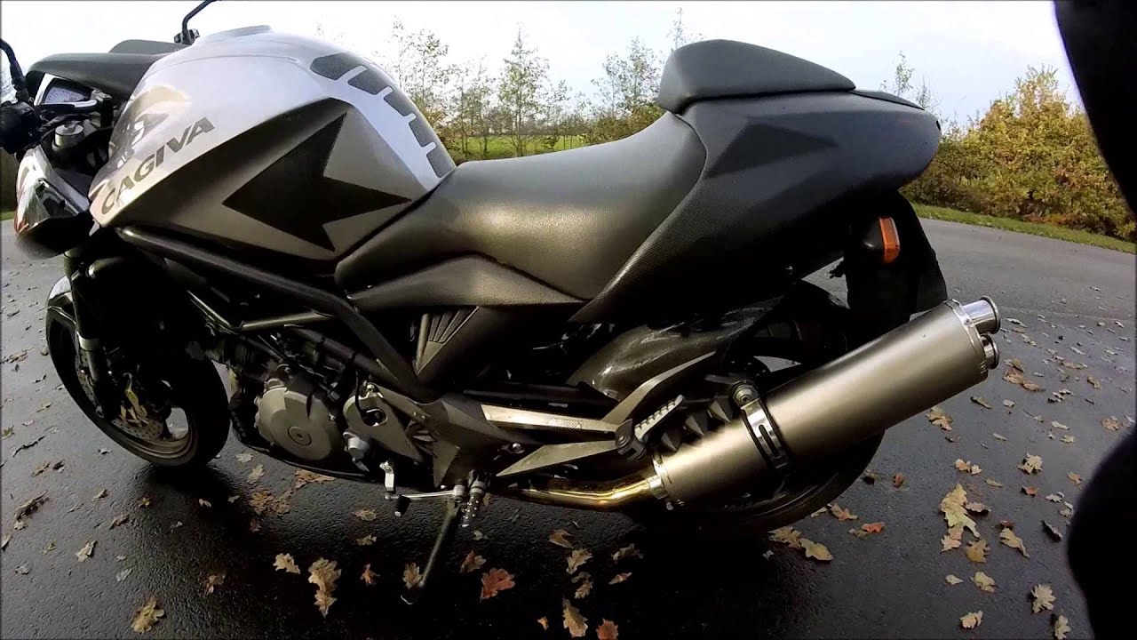 Cagiva V-Raptor 1000  walk around en revving.
