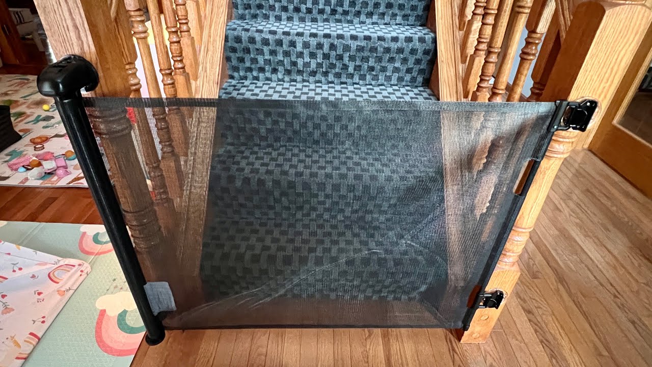 Cumbor Retractable Baby Gate For Stairs & Doorways Review