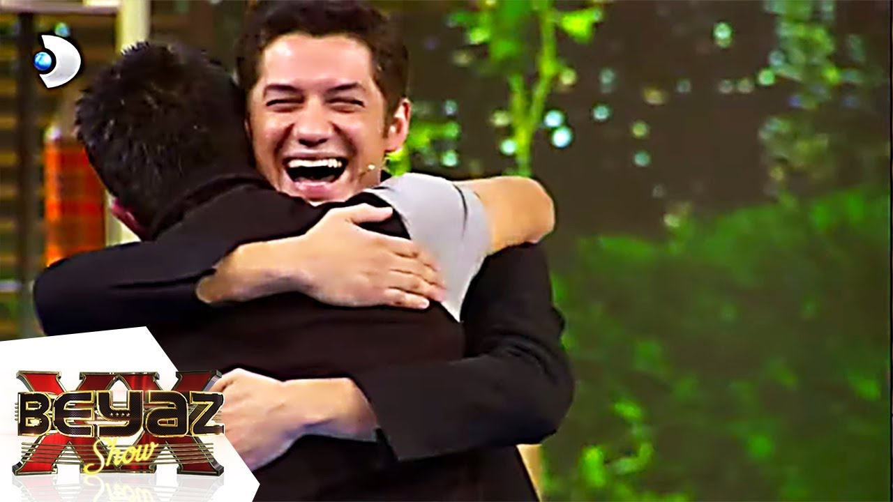Beyaz'dan Konuklara İlkokul Sürprizi - Beyaz Show