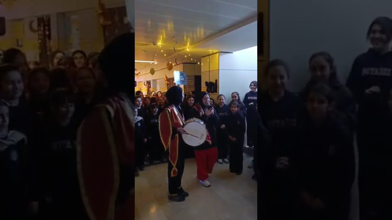 Ramazan davulcusu ve manileri koridorlarımızda yankılandı.Gelenek yaşadı, tebessümler çoğaldı.