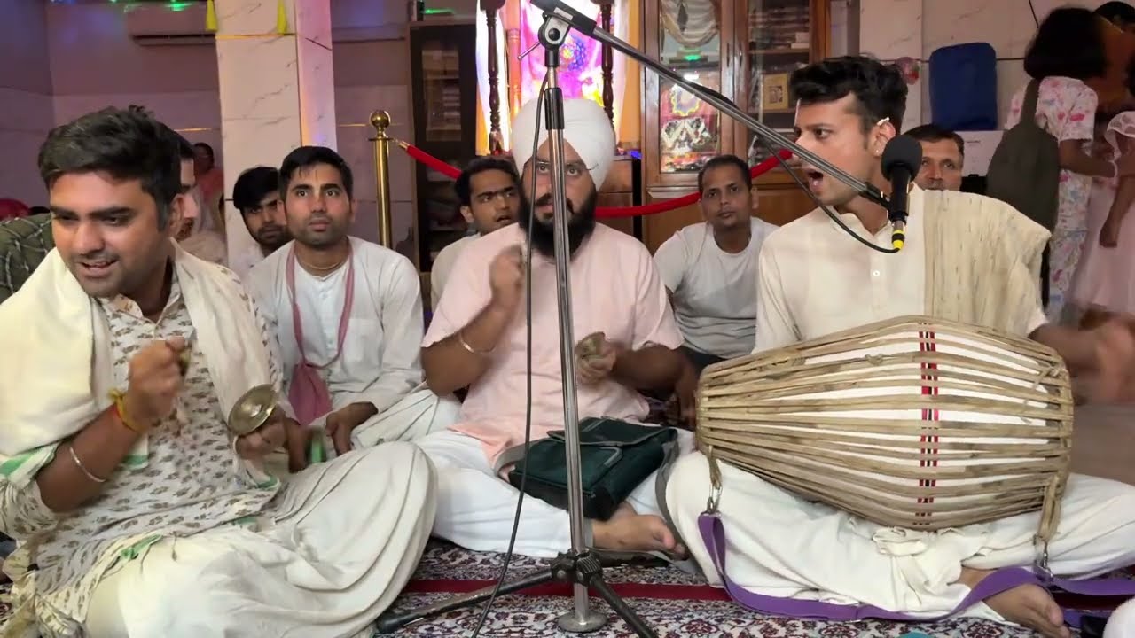 Sharad Purnima evening kirtan by Ronish Prabhuji 