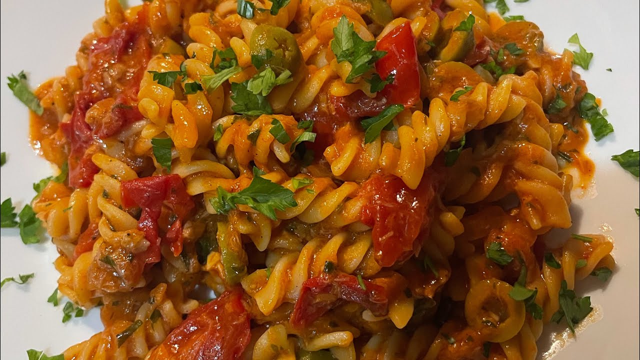أسهل وأسرع#مكرونة بالتونة وجبة عشاء تعجب الصغار والكبار#fusilli al tonno🍝
