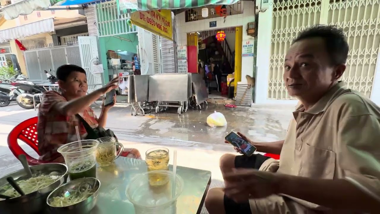 Thủy khờ bật bội Tuấn nói sài không được rồi kkkk