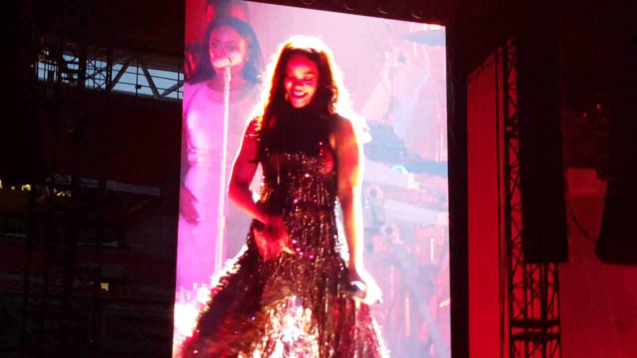 Rihanna -Where are you been- Wembley Stadium