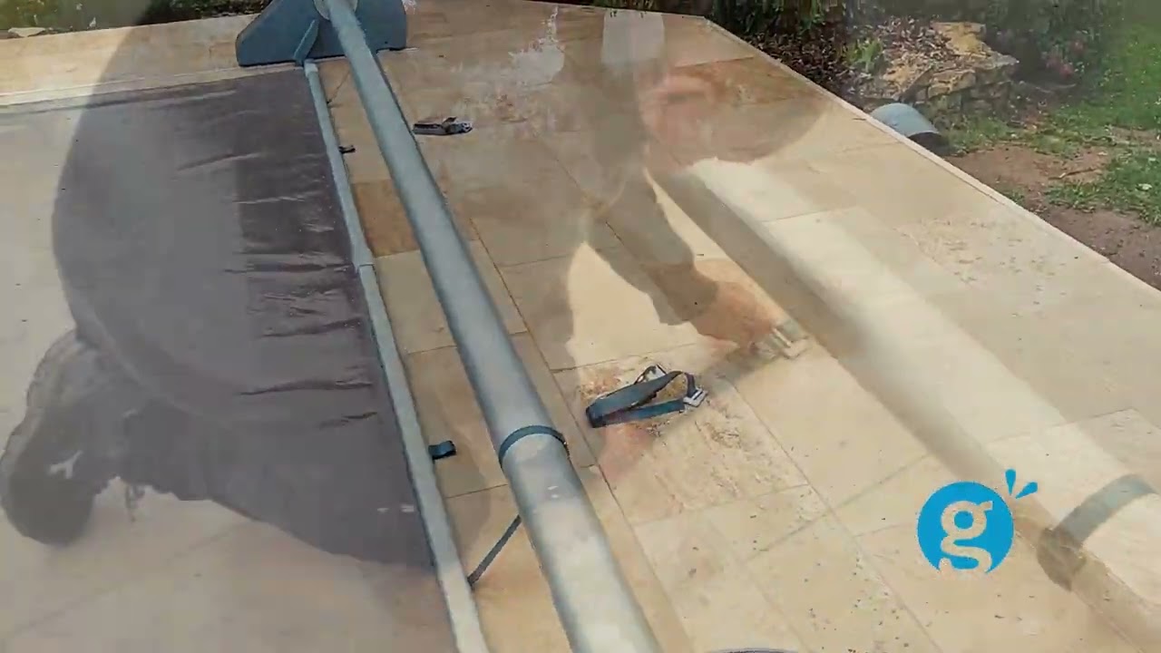 Génération Piscine installation d'une bâche ORE sur un bassin Callelongue