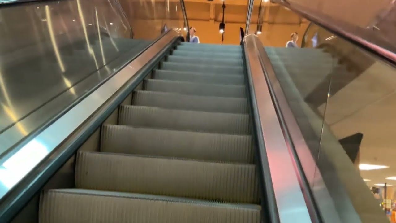 ESCALATORS INSIDE WEGMANS, COLUMBIA MARYLAND!