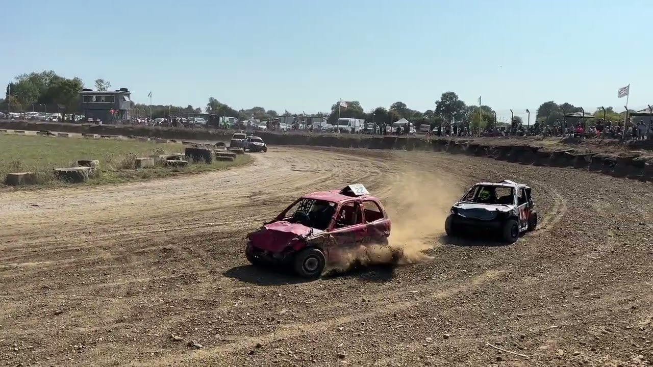 Stansted Raceway - 17.08.25 - Junior bangers - Final