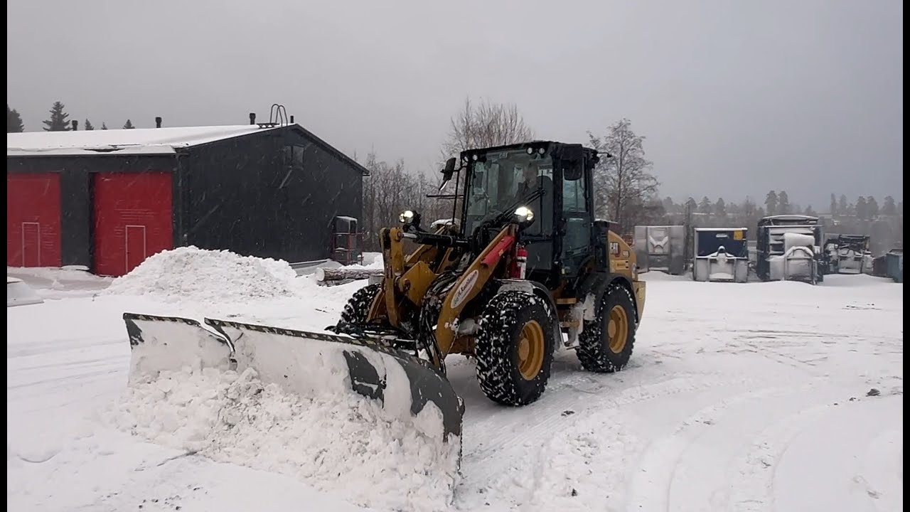 Cat 908 pyöräkuormaajan käyttökokemuksia H. Raatikainen Oy:ltä.