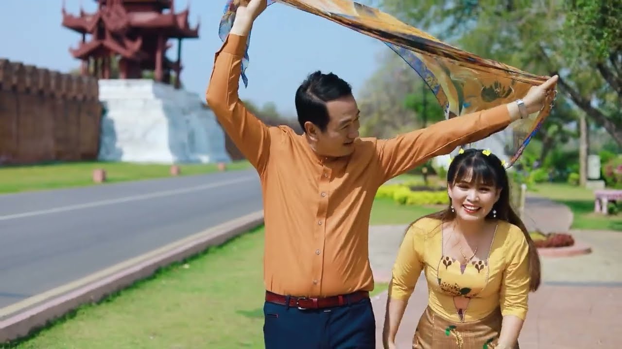 ဘယ်လိုလူကြီးလဲ (နန်းထိုက်ရွှေစင်)