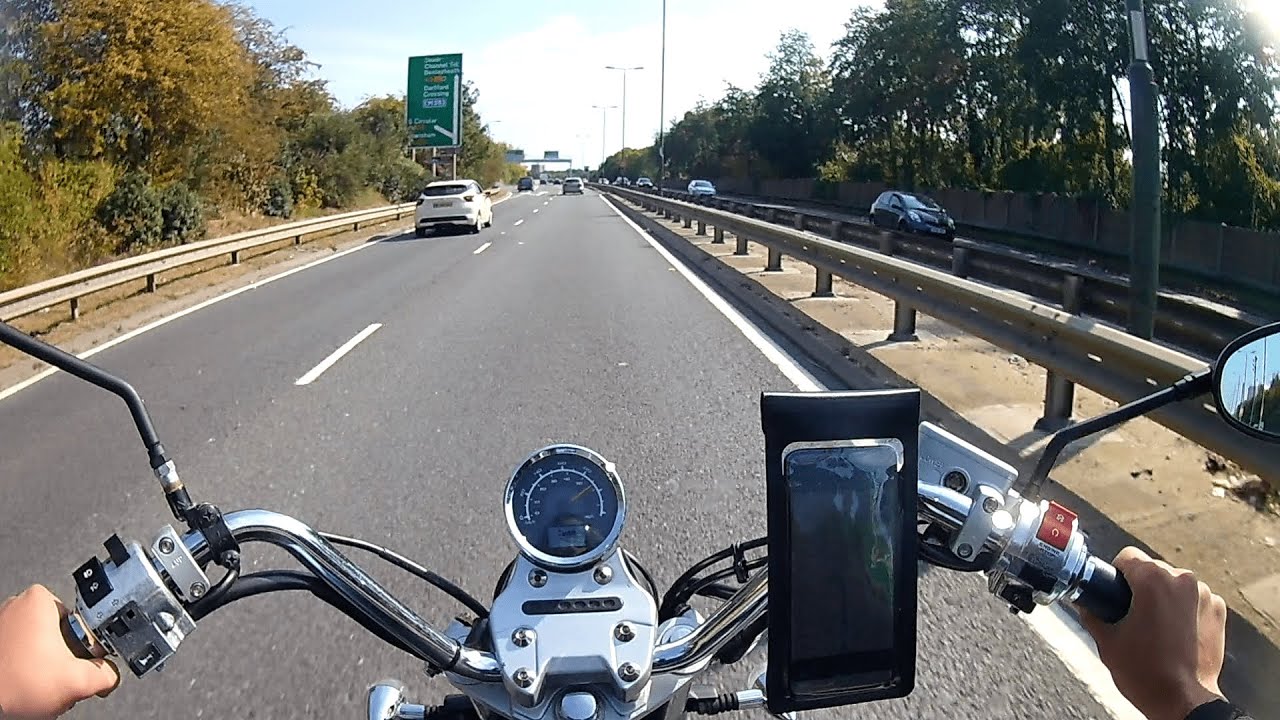 Riding around London Sinnis Hoodlum