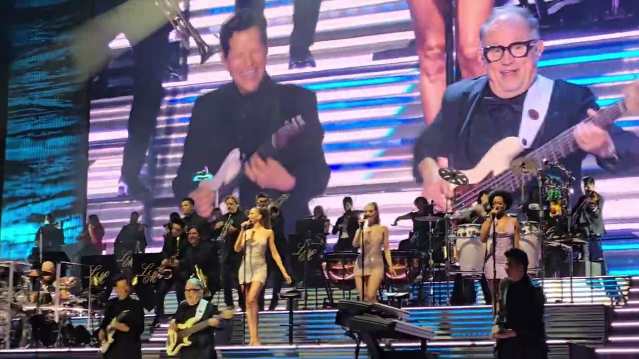 Luis Miguel Demostrando  quien es King 👑  . Que belleza Carajo !!!!!