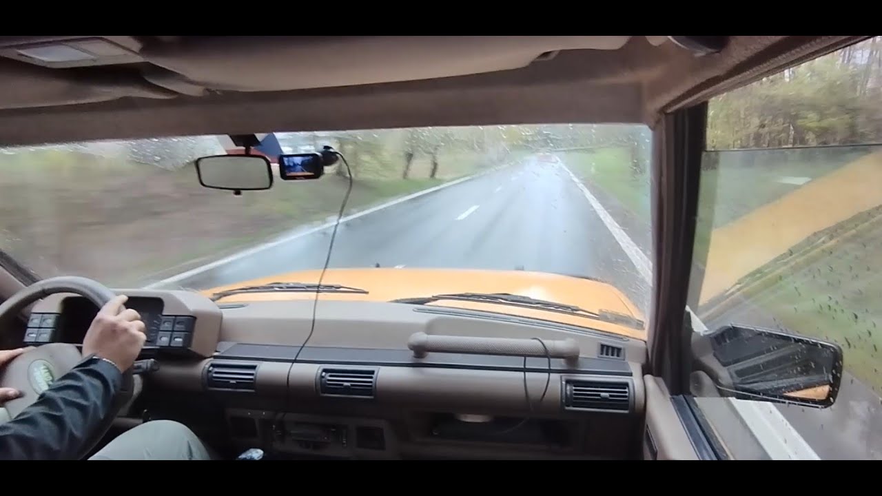 Land Rover Discovery 200tdi - rainy onboard ride 