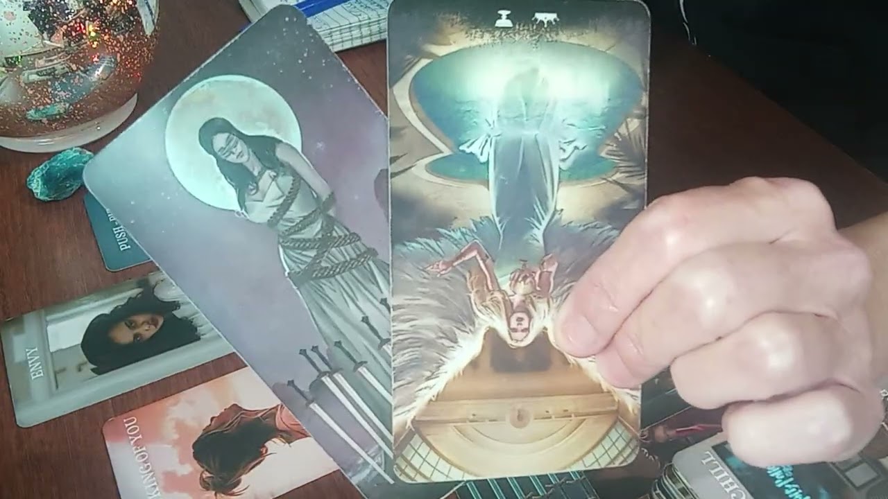 Козерог ♑ Из-за их драмы твоя бывшая сильно по тебе скучает! 😫 Она ревнует, и это всё вылезает на...