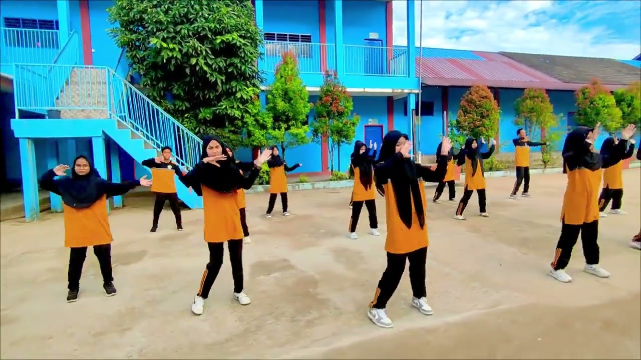 Senam Gemu Fa Mi Re | MTs Al Istiqomah Loa Janan