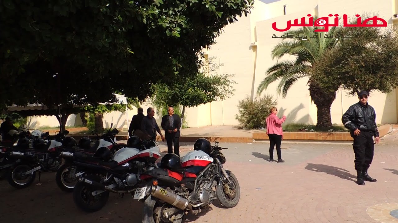 جامع اللخمي مغلق وتعزيزات امنية كبيرة وحضور أمني كثيف بجامع الكبير