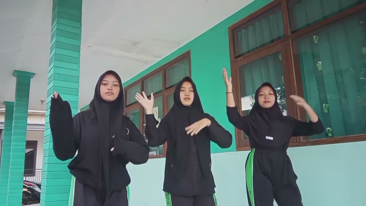 kel. 1 kls 9A Senam kreasi dj DB