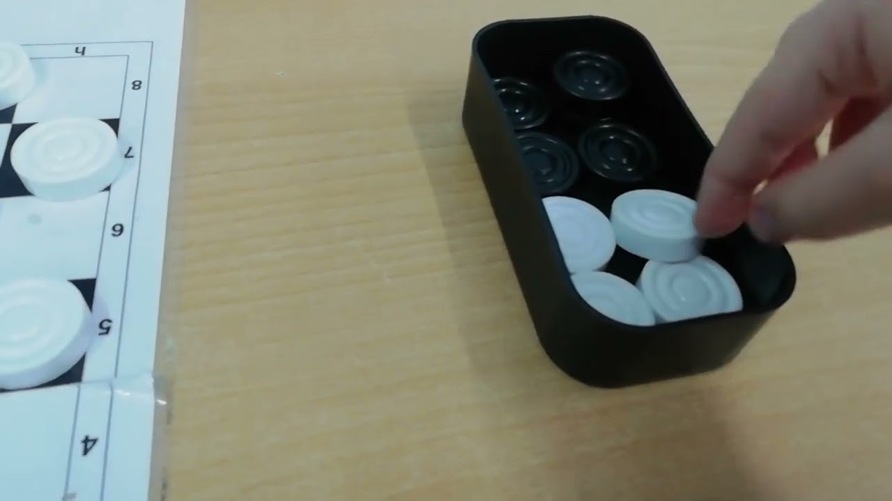 Играю шашки смотри до конца я и мой друг старался🥺
