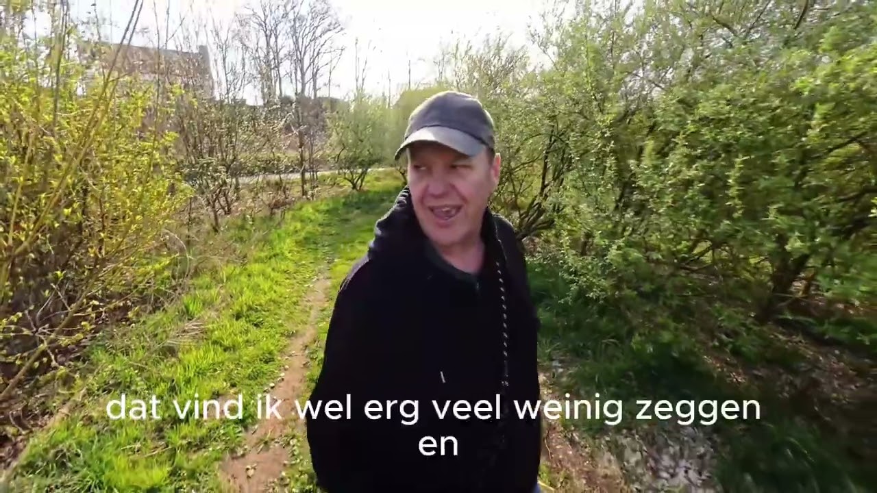 🎉 Van Bijenliefde tot Community – Tijd voor een Nieuwe Naam? 🐝 🎉