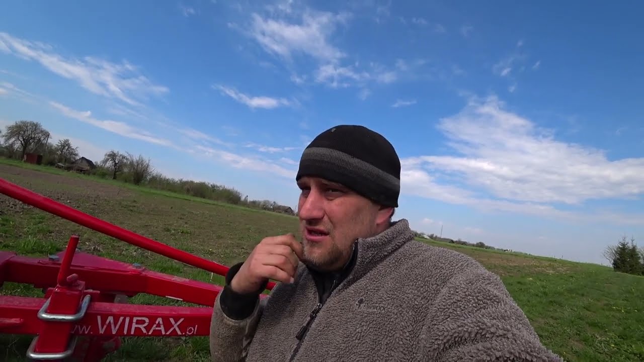 Палку кинул плуг настроил // Культиватор кукурузу убрал.