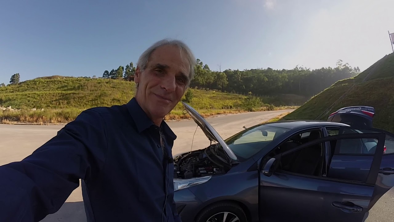 Arnaldo Keller e o Toyota Yaris Sedã XS Aut
