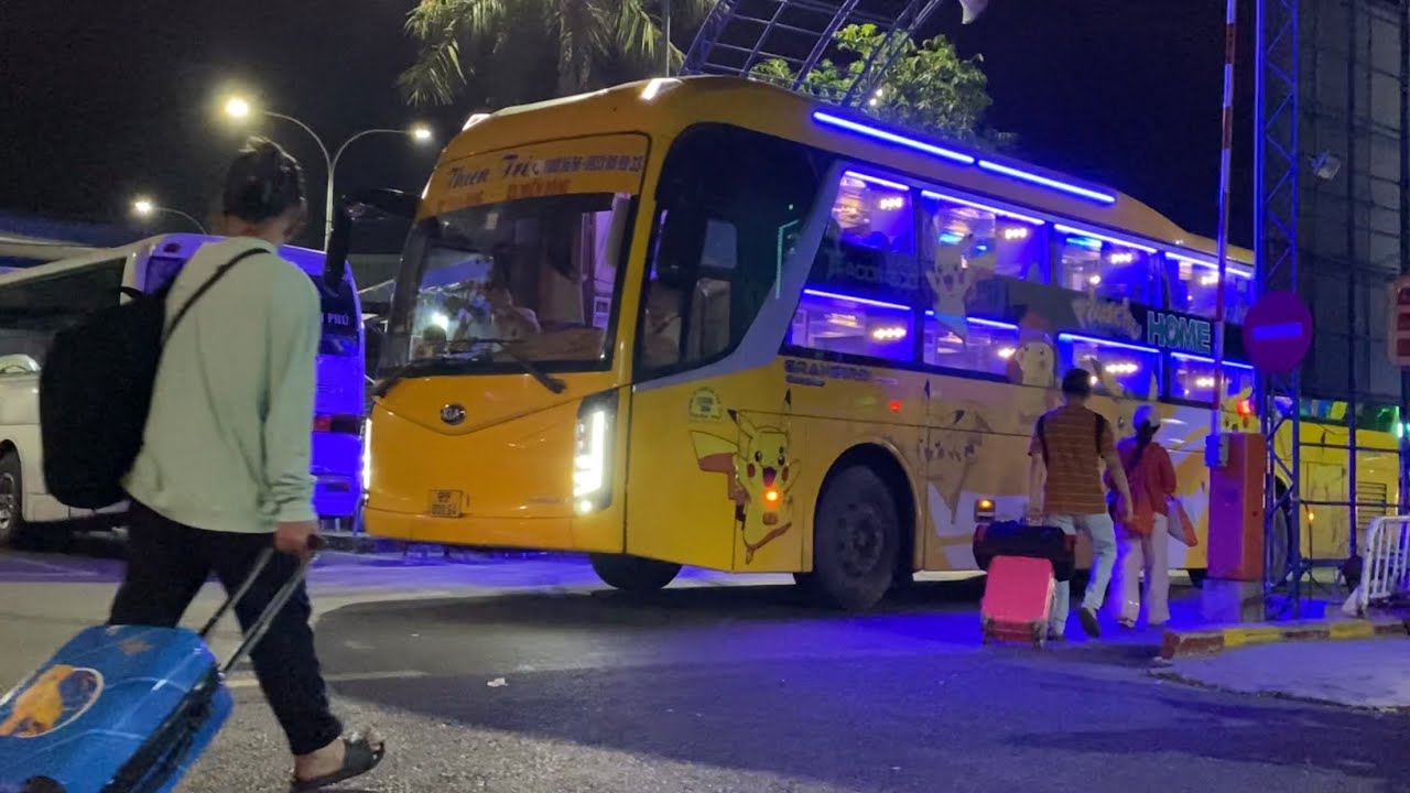 [317] BẾN XE MIỀN ĐÔNG NHỘN NHỊP LÚC 4h30 SÁNG #benxemiendong #xekhach #giuongnam #benxe