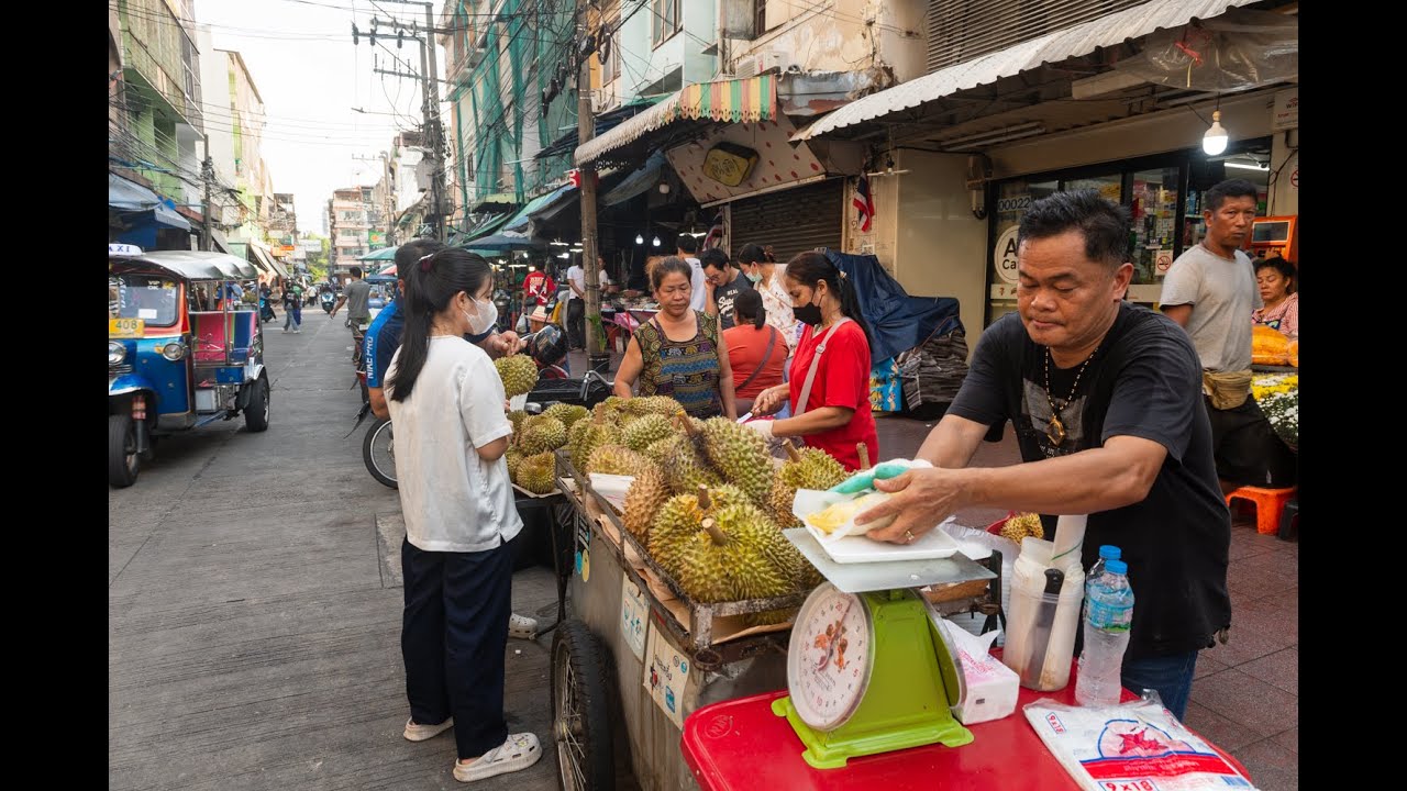 [4K] Bangkok streets in the evening from BTS Ratchathewi station to Phetchaburi Soi 10