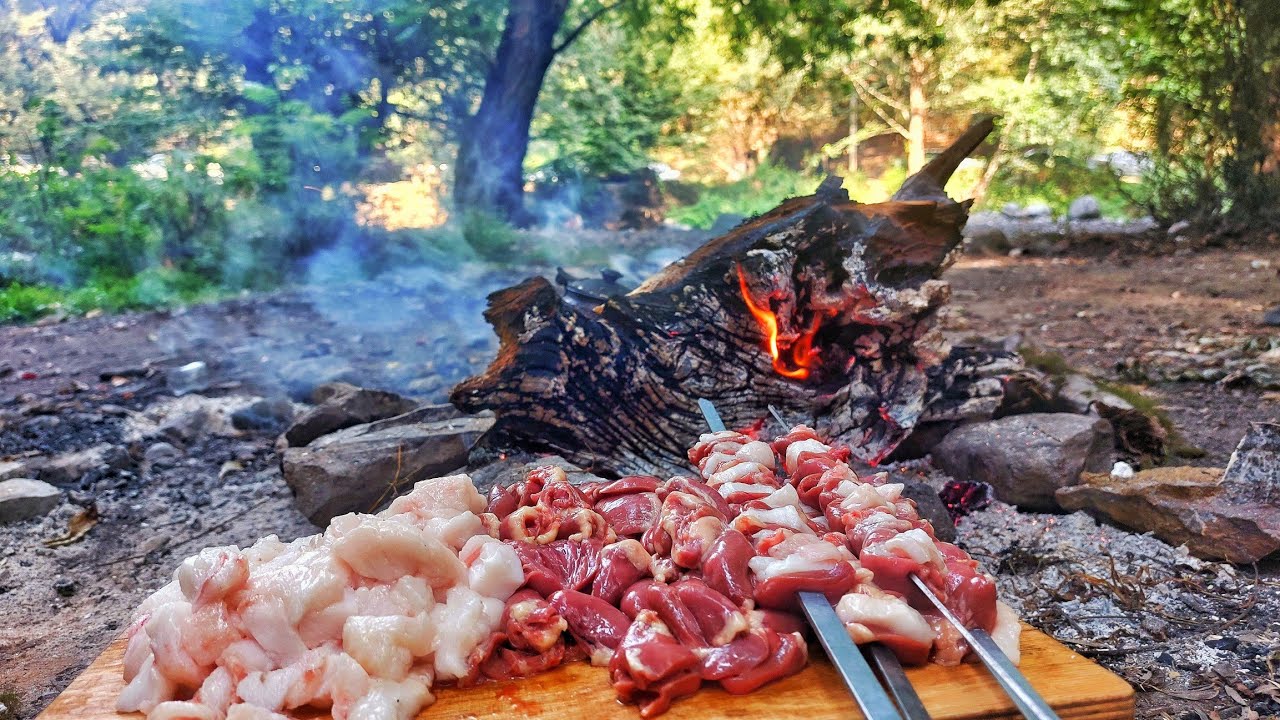 Grilled Chicken Hearts with Lamb Fat in the Forest 🌲| Campfire Cooking with Local Music & Sea Waves🌊