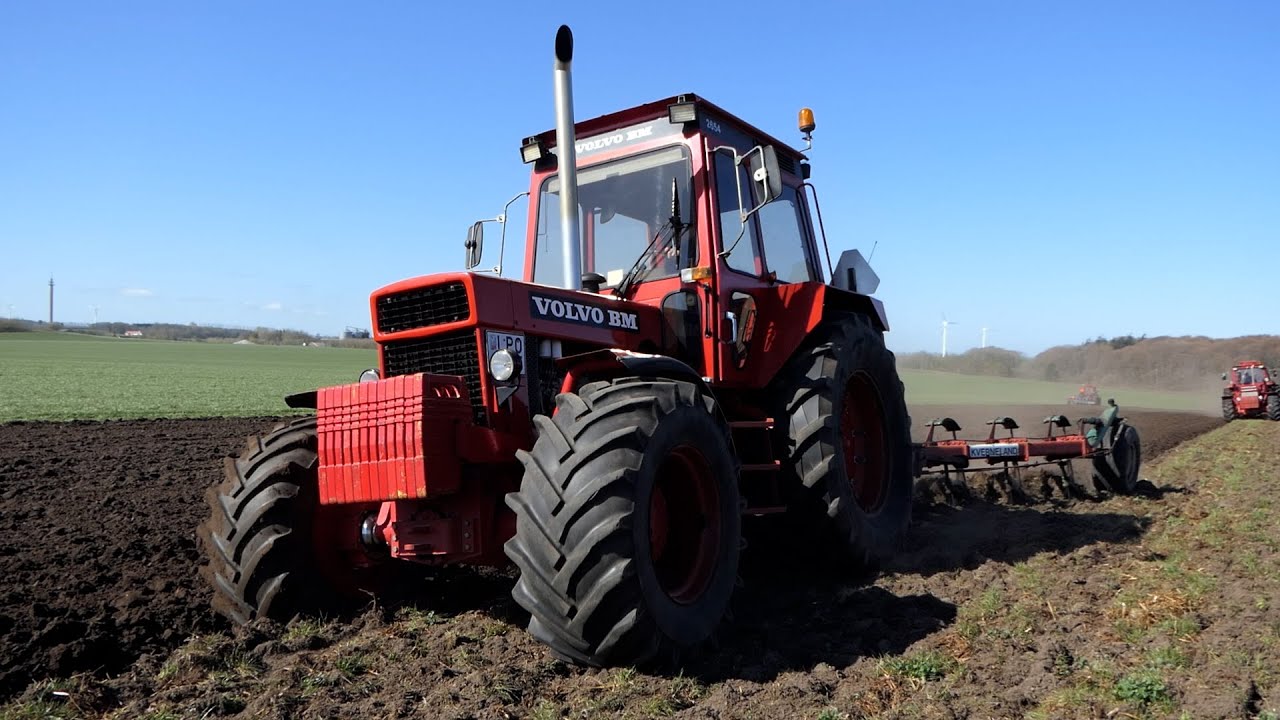 Volvo BM 2654 in the field ploughing w/ 5-Furrow Kverneland Plough | Danish Agriculture