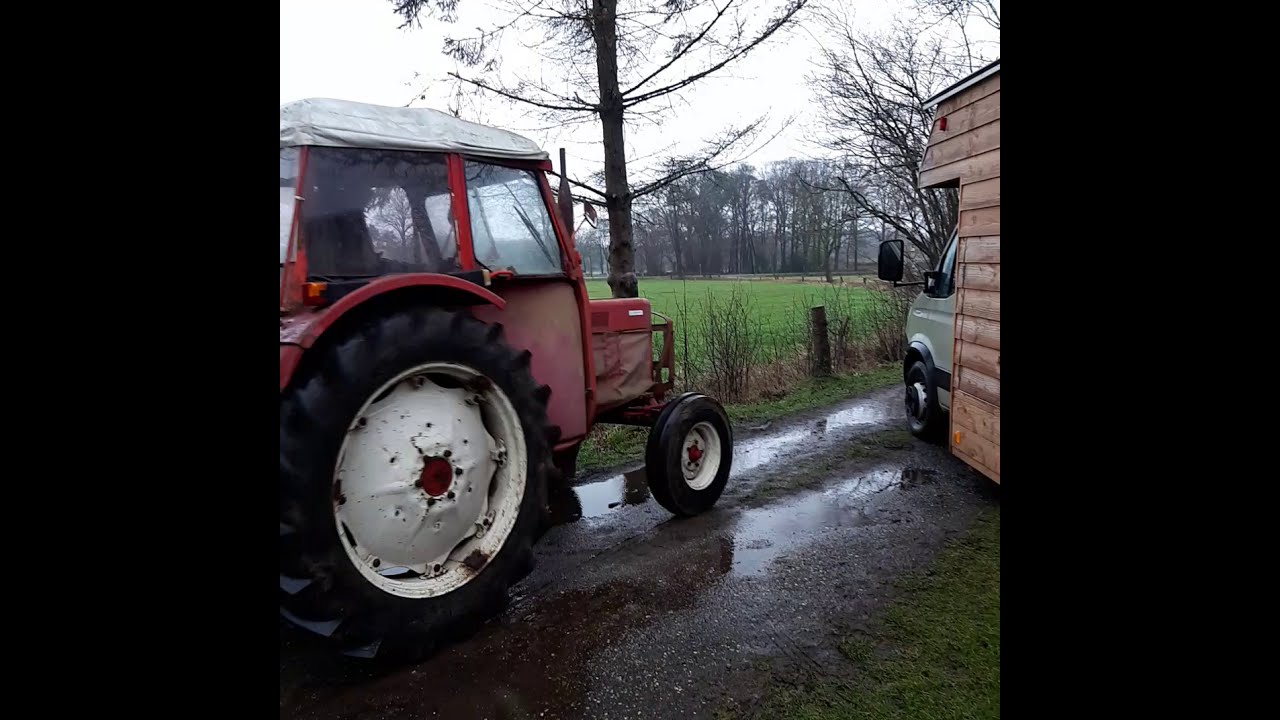 #28 Vast in de modder