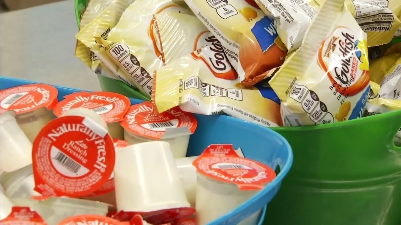 Virginia students who receive free, reduced lunch will get a pandemic EBT card