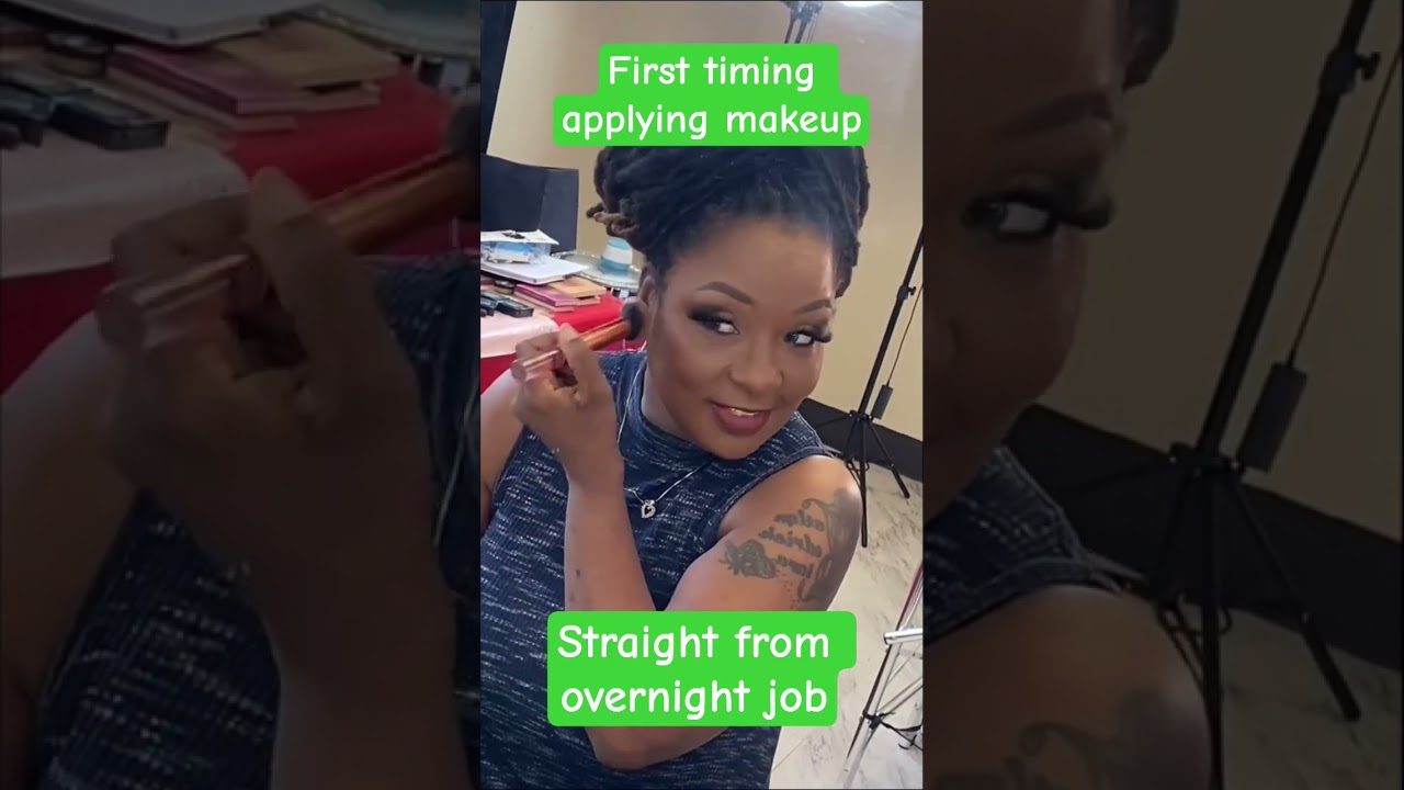 Первая попытка нанести макияж на себя. 