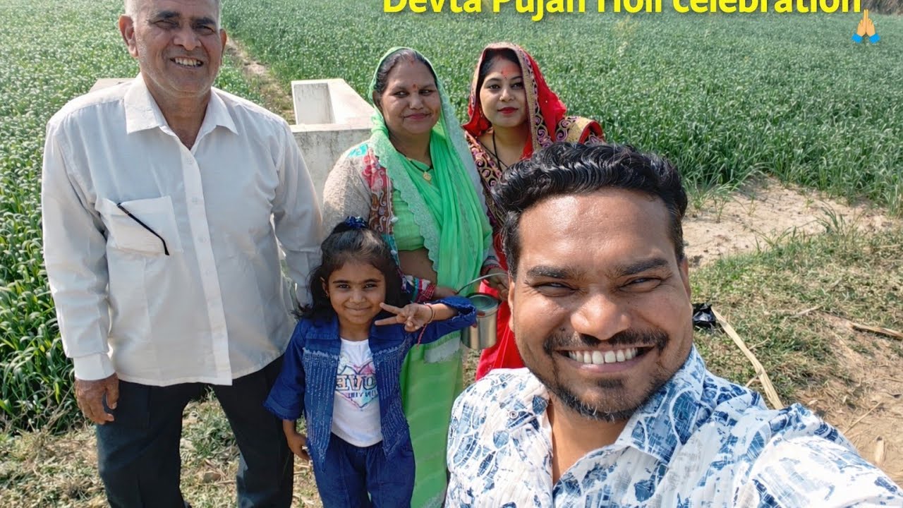 देवताओं के दिए जलाए तो लगा जैसे पूरे घर में आशीर्वाद बरस गया 🪔🙏”