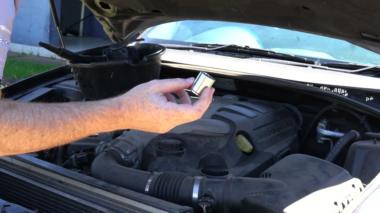 Holden VZ V6 Crewman/Commodore/Ute - Oil Change and filter replacement